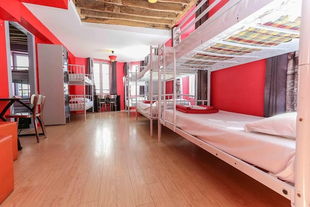 Hostal Le Village Montmartre By Hiphophostels *