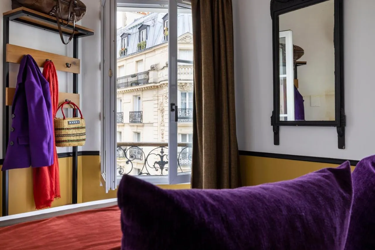 Hostal Le Village Montmartre By Hiphophostels París