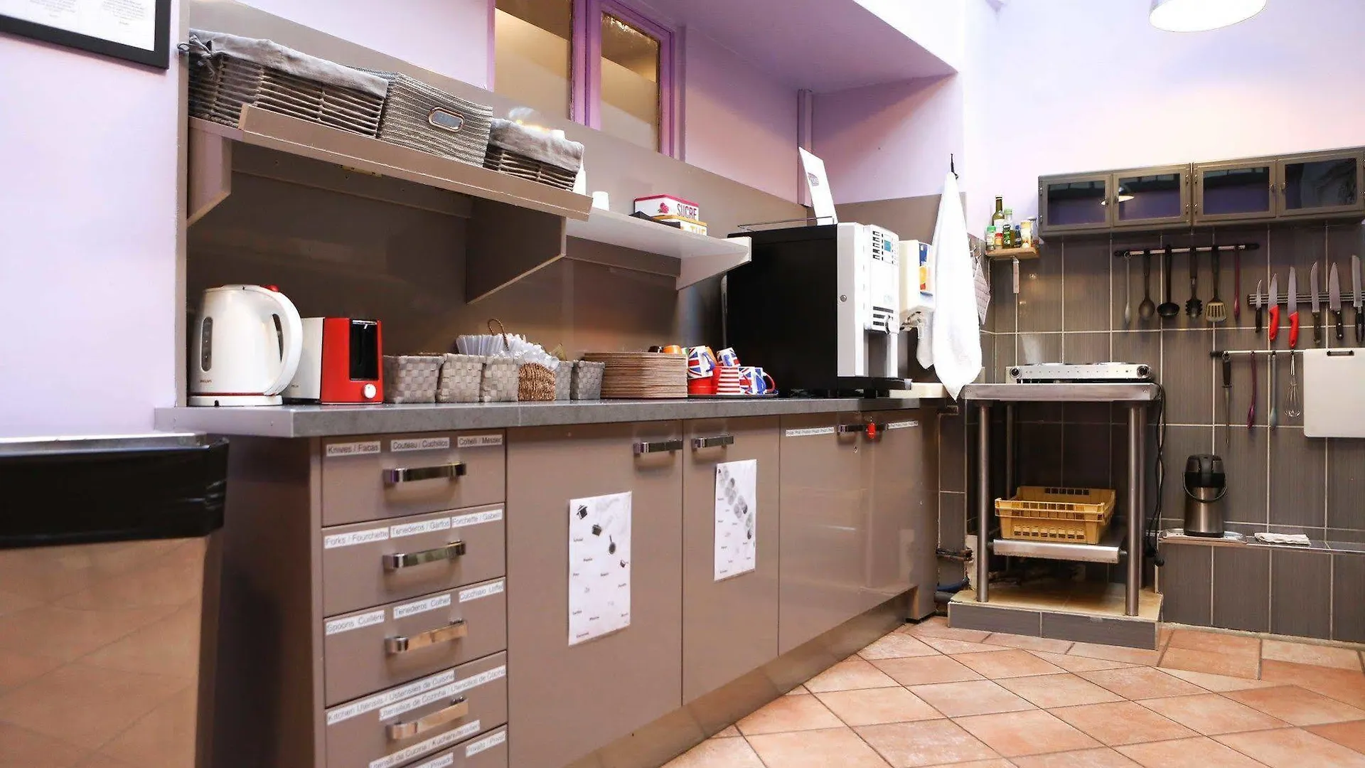 Hostel Le Village Montmartre By Hiphophostels Paris