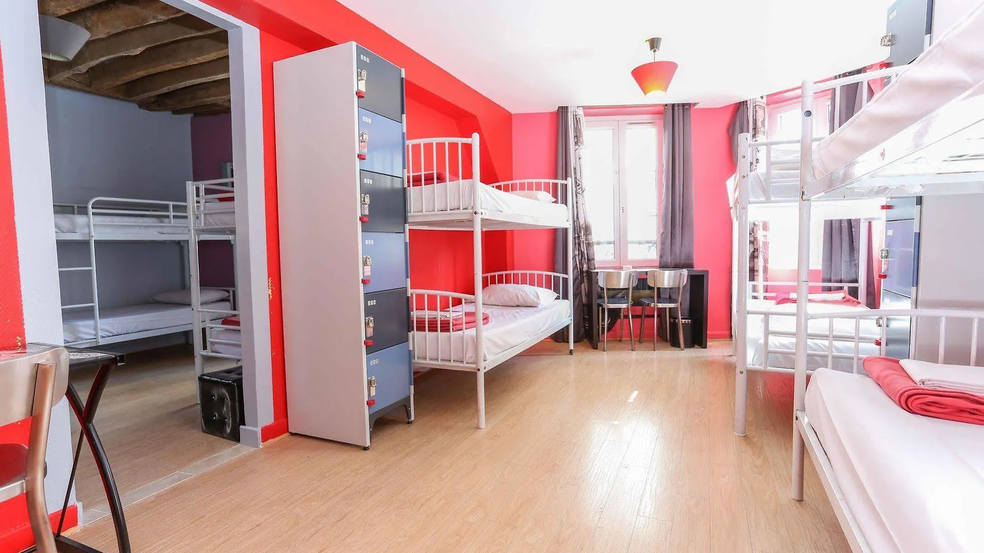 Le Village Montmartre By Hiphophostels Hostal *
