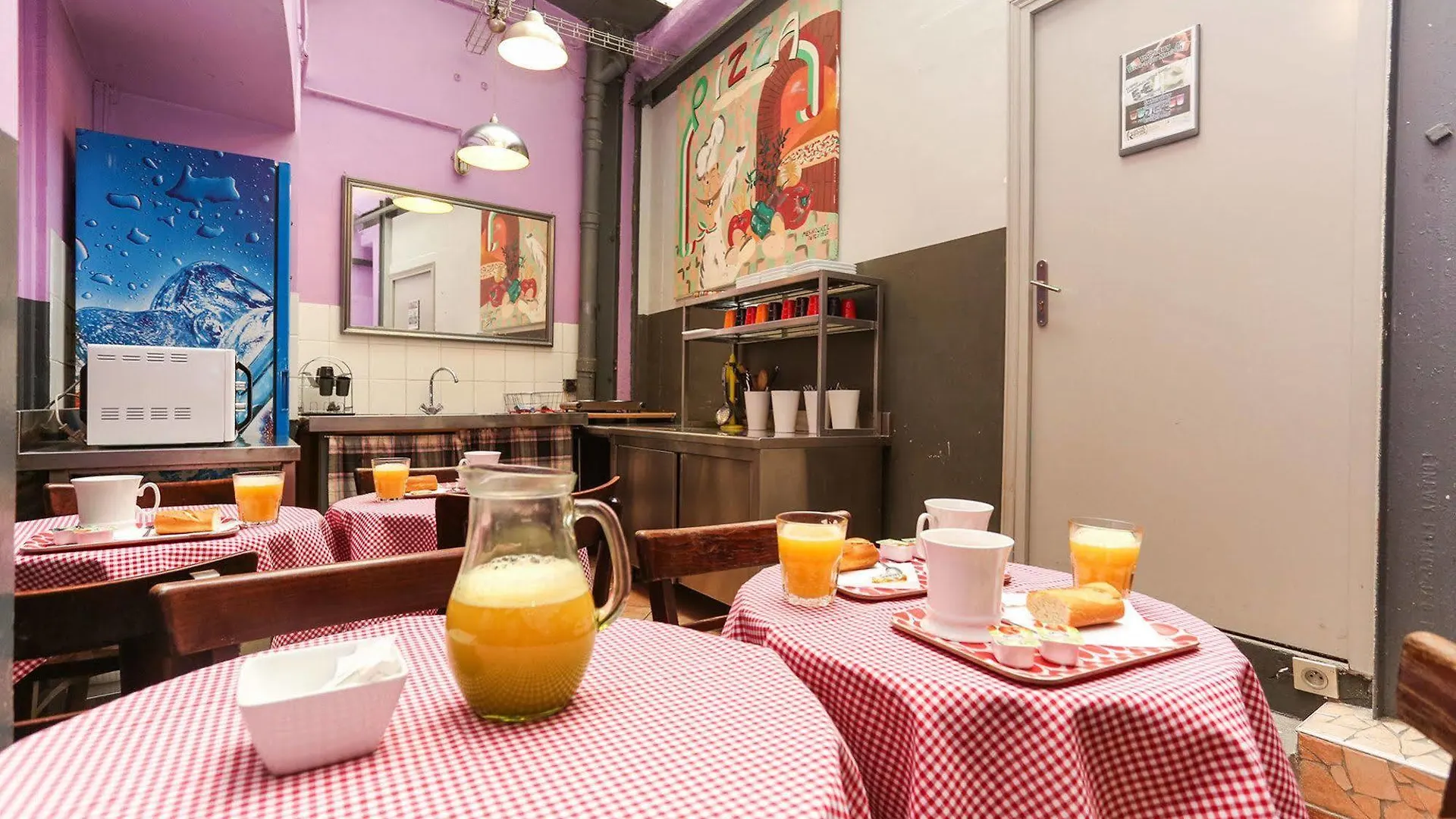Hostel Le Village Montmartre By Hiphophostels Paris