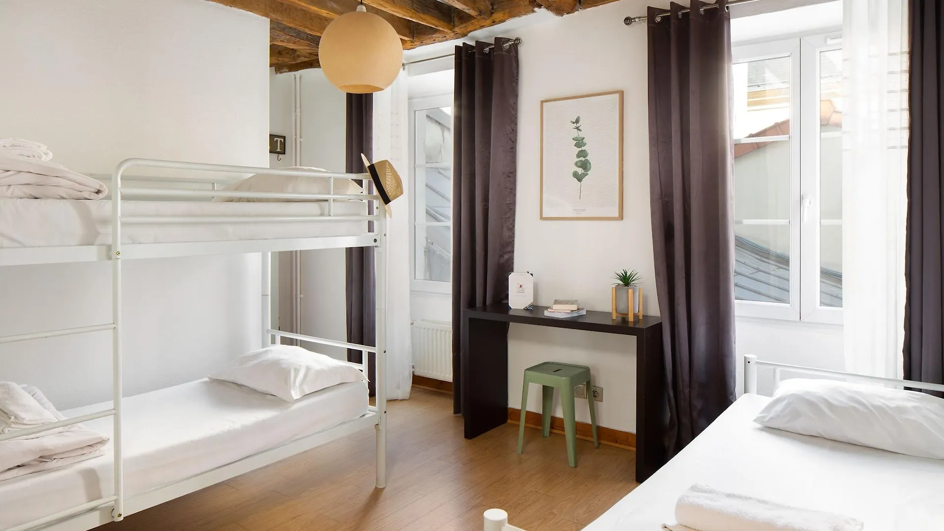 Hostel Le Village Montmartre By Hiphophostels *